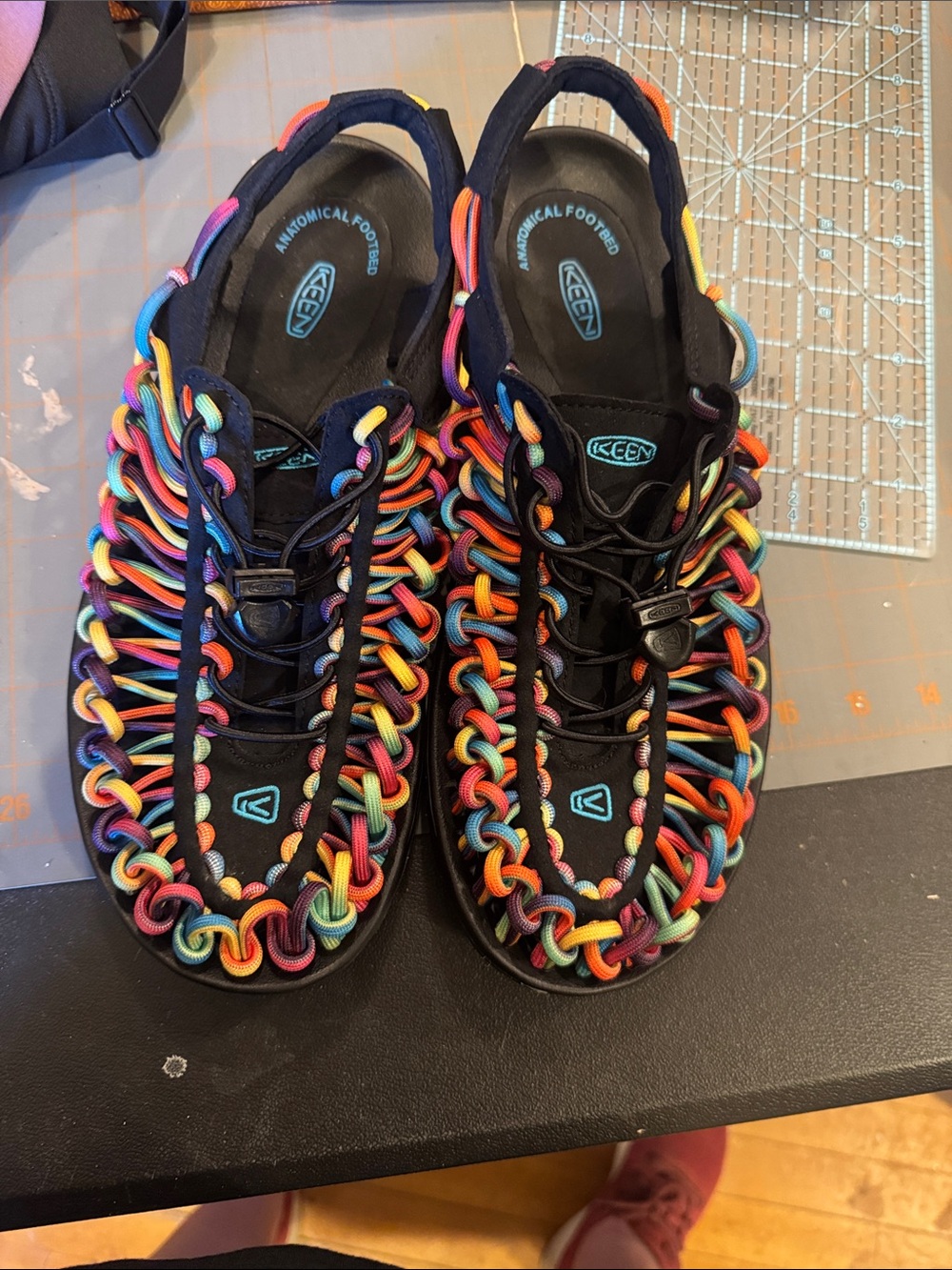 Keen UNEEK Rainbow Sandals
